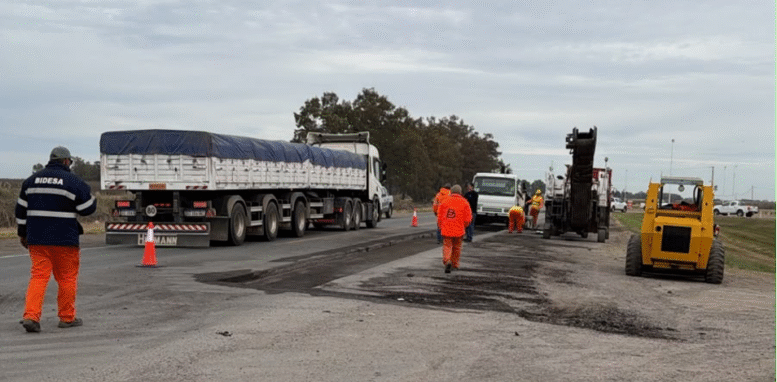 Hacen reparaciones en la Ruta Nacional nº5