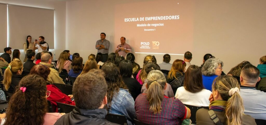 Los emprendedores van a la Escuela