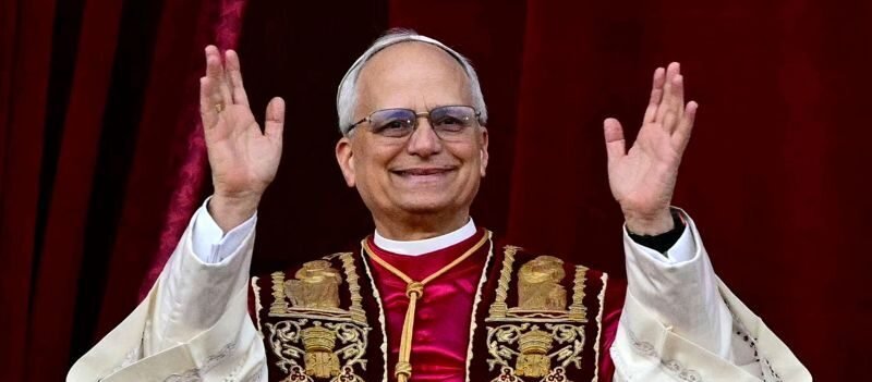 Doble feriado por la visita del Papa